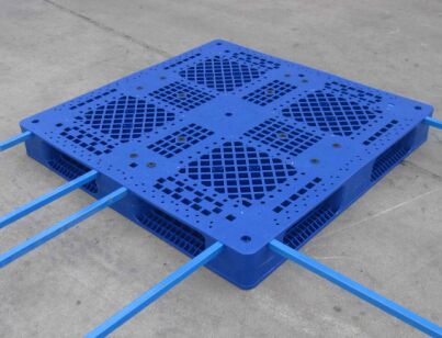 內(nèi)置鋼管塑料托盤(pán)的作用和優(yōu)點(diǎn)-廊坊都程塑料
