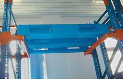 塑料托盤(pán)托盤(pán)與駛?cè)胄拓浖艿呐浜鲜褂? border="0" /></center>　<br />
                    </dd>
                    <dt>[<a href="http://hxnjsl.com">返回首頁(yè)</a>] [<a href="javascript:window.print();">打印</a>] [<a href="javascript:history.go(-1);">返回上頁(yè)</a>]</dt>
                </dl>
                		</div>    
        </div>
	</div>
	<div   id="eygqceqm"   class="left">
<div   id="eygqceqm"   class="sort">
	<p><span><a href="./products.html"><img src="http://hxnjsl.com/skin/green_cn_en/cn/images/more.gif" border="0" alt="" /></a></span>產(chǎn)品分類</p>
	<ul class="level1"><li><a href="http://hxnjsl.com/category-1.html" title="塑料托盤(pán)">塑料托盤(pán)</a><ul class="level2"><li><a href="http://hxnjsl.com/category-11.html" title="九腳網(wǎng)格型">九腳網(wǎng)格型</a></li>
<li><a href="http://hxnjsl.com/category-12.html" title="九腳平板型">九腳平板型</a></li>
<li><a href="http://hxnjsl.com/category-13.html" title="川字網(wǎng)格型">川字網(wǎng)格型</a></li>
<li><a href="http://hxnjsl.com/category-17.html" title="川字平板型">川字平板型</a></li>
<li><a href="http://hxnjsl.com/category-31.html" title="田字平板型">田字平板型</a></li>
<li><a href="http://hxnjsl.com/category-14.html" title="田字網(wǎng)格型">田字網(wǎng)格型</a></li>
<li><a href="http://hxnjsl.com/category-15.html" title="雙面平板型">雙面平板型</a></li>
<li><a href="http://hxnjsl.com/category-16.html" title="雙面網(wǎng)格型">雙面網(wǎng)格型</a></li>
<li><a href="http://hxnjsl.com/category-18.html" title="防潮墊板">防潮墊板</a></li>
<li><a href="http://hxnjsl.com/category-33.html" title="防滲漏托盤(pán)">防滲漏托盤(pán)</a></li>
</ul>
</li>
<li><a href="http://hxnjsl.com/category-5.html" title="塑料卡板箱">塑料卡板箱</a></li>
<li><a href="http://hxnjsl.com/category-6.html" title="塑料物流箱">塑料物流箱</a></li>
<li><a href="http://hxnjsl.com/category-30.html" title="EU型物流箱">EU型物流箱</a></li>
<li><a href="http://hxnjsl.com/category-2.html" title="塑料周轉(zhuǎn)箱">塑料周轉(zhuǎn)箱</a><ul class="level2"><li><a href="http://hxnjsl.com/category-21.html" title="通用塑料周轉(zhuǎn)箱">通用塑料周轉(zhuǎn)箱</a></li>
<li><a href="http://hxnjsl.com/category-22.html" title="加強(qiáng)型塑料周轉(zhuǎn)箱">加強(qiáng)型塑料周轉(zhuǎn)箱</a></li>
<li><a href="http://hxnjsl.com/category-32.html" title="折疊塑料周轉(zhuǎn)箱">折疊塑料周轉(zhuǎn)箱</a></li>
</ul>
</li>
<li><a href="http://hxnjsl.com/category-3.html" title="塑料周轉(zhuǎn)筐">塑料周轉(zhuǎn)筐</a><ul class="level2"><li><a href="http://hxnjsl.com/category-23.html" title="顛倒可堆式塑料筐">顛倒可堆式塑料筐</a></li>
<li><a href="http://hxnjsl.com/category-24.html" title="通用塑料筐系列">通用塑料筐系列</a></li>
</ul>
</li>
<li><a href="http://hxnjsl.com/category-28.html" title="雙色塑料箱">雙色塑料箱</a></li>
<li><a href="http://hxnjsl.com/category-4.html" title="塑料零件盒">塑料零件盒</a><ul class="level2"><li><a href="http://hxnjsl.com/category-19.html" title="背掛式">背掛式</a></li>
<li><a href="http://hxnjsl.com/category-20.html" title="組立式">組立式</a></li>
</ul>
</li>
<li><a href="http://hxnjsl.com/category-7.html" title="通用塑料盤(pán)">通用塑料盤(pán)</a></li>
<li><a href="http://hxnjsl.com/category-29.html" title="塑料盒">塑料盒</a></li>
<li><a href="http://hxnjsl.com/category-25.html" title="物流臺(tái)車">物流臺(tái)車</a></li>
<li><a href="http://hxnjsl.com/category-8.html" title="塑料桶/垃圾桶">塑料桶/垃圾桶</a></li>
<li><a href="http://hxnjsl.com/category-9.html" title="其他產(chǎn)品">其他產(chǎn)品</a></li>
<li><a href="http://hxnjsl.com/category-10.html" title="模具研發(fā)及產(chǎn)品設(shè)計(jì)">模具研發(fā)及產(chǎn)品設(shè)計(jì)</a></li>
</ul></div>

<div   id="eygqceqm"   class="briefcontact">
	<p><span><a href="./contact-us.html"><img src="http://hxnjsl.com/skin/green_cn_en/cn/images/more.gif" border="0" alt="" /></a></span>聯(lián)系我們</p>
	<ul>
		<li><p>聯(lián)系人:</p><span>于先生</span></li>
        		<li id="eygqceqm"    class="tel"><p>電話:</p><span>13831662059</span></li>
        		<li id="eygqceqm"    class="tel"><p>傳真:</p><span></span></li>
        		<li><p>郵箱:</p><span><a href="mailto:lfducheng@163.com">lfducheng@163.com</a></span></li>
        	</ul>

		<a target="_blank"  ><img border="0" src="http://amos1.taobao.com/online.ww?v=2&uid=lfducheng&s=1" alt="點(diǎn)擊這里給我發(fā)消息" /></a><br />
		
		<a href="tencent://message/?uin=172517514&Site=在線咨詢&Menu=yes"><img src="http://hxnjsl.com/images/qq.gif" border="0" alt="qq" /></a><br />
		

	    
		
    	
	</div>

<div   id="eygqceqm"   class="linkbar">
	<p>我要訂閱</p>
	
	<ul>
		            							
						
			</ul>
</div></div>
	<div   id="eygqceqm"   class="clear"></div>
	<div   id="eygqceqm"   class="mainfoot"></div>	
</div>
<div   id="eygqceqm"   class="clear"></div>
<div   id="eygqceqm"   class="footer">
	<div   id="eygqceqm"   class="footernav">
    	<ul>
        	<li><a href="http://hxnjsl.com/about-us.html" rel="nofollow">公司介紹</a></li>
            <li><a href="http://hxnjsl.com/products.html" rel="nofollow">產(chǎn)品展示</a></li>
            <li><a href="http://hxnjsl.com/inquiry.php" rel="nofollow">在線咨詢</a></li>
            <li><a href="http://hxnjsl.com/contact-us.html" rel="nofollow">聯(lián)系我們</a></li>
        </ul>
		<dl>
			<dd id="ft1"><a href="http://hxnjsl.com/feed.xml">Rss</a></dd>
			<dd id="ft2"><a href="http://hxnjsl.com/sitemap.xml">網(wǎng)站地圖</a></dd>
			<dd id="ft3"><a href="http://hxnjsl.com/inquiry.php" rel="nofollow">在線咨詢</a></dd>
			<dd id="ft4">
			<a href="javascript:void(0);" target="_self" onclick="javascript:AddFavorite(